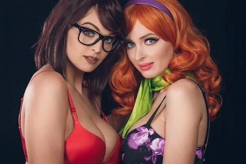 Sith Vegeta on Twitter: "Velma & Daphne Cosplay #ScoobyDoo