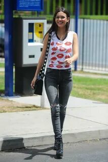 Victoria Justice in Tight Jeans on Sunset Boulevard -29 GotC
