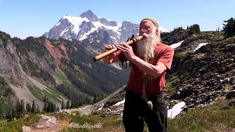 Dean Evenson performing live at Artist Point, Washington (pa