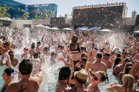 5 Las Vegas Pool Parties To Check Out Vegas Good Life