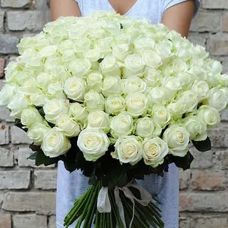 Купить 101 Белая роза Аваланж в Ростове-на-Дону по цене 12 5