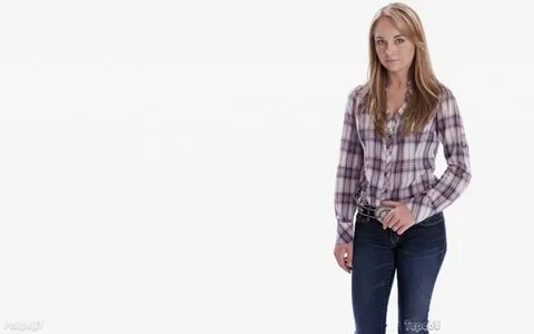 30 hot photos of Amber Marshall are too damn sexy