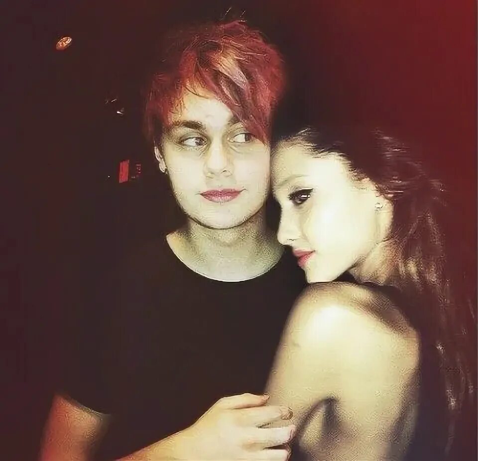 Michael Clifford and Ariana Grande manip Ariana grande, Aria