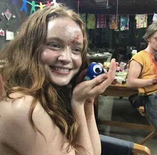 Rua Do Medo Brasil 🔪 on Twitter: "🎉 * Hoje, Sadie Sink está 