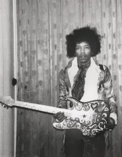 Pin by Jay Haradon on Jimi Hendrix Jimi hendrix, Jimi hendri