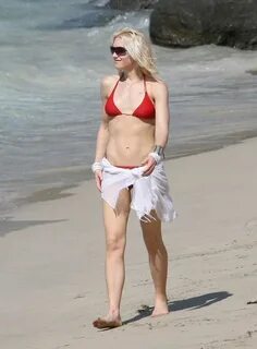 Gwen Stefani's Sexiest Bikini Moments Gwen stefani bikini, B