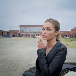 Картинки по запросу lili simmons smoking Girl smoking, Women