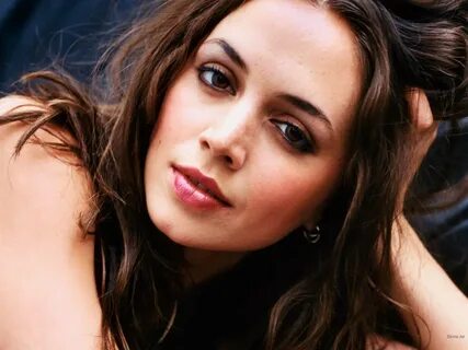 Элиза Душку (35 фото) .