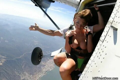 naked skydiving 07
