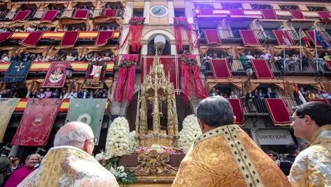 Un Toledo muy engalanado vive su día grande del Corpus Chris