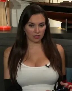 Trisha Hershberger Tifa Cosplay - Imgur