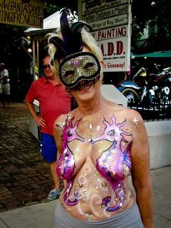 Florida Keys 34 - Key West - Body-painted woman Follow my . 