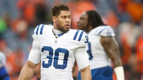 Report: LaRon Landry "didn't want anything to do" with many 