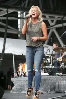 Kellie Pickler In Jeans - Performing at the 2014 RedFest in 