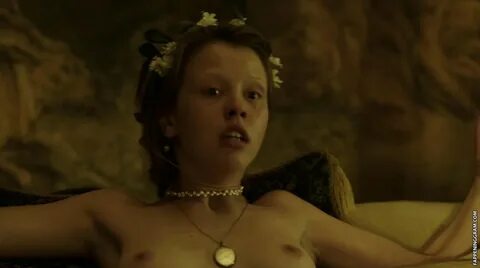 Mia Goth Nude The Fappening - Page 4 - FappeningGram