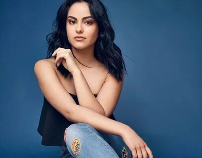 Camila Mendes Wallpaper