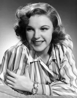 Judy Garland, 1940 Photograph by Everett Pixels