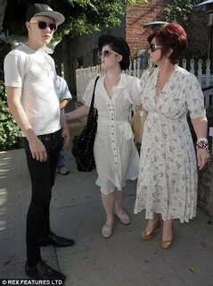 Sharon Osbourne Feet (9 photos) - celebrity-feet.com