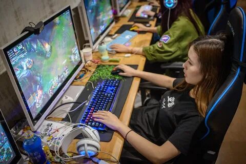 For China’s All-Female Professional Gaming Teams, Looks Coun