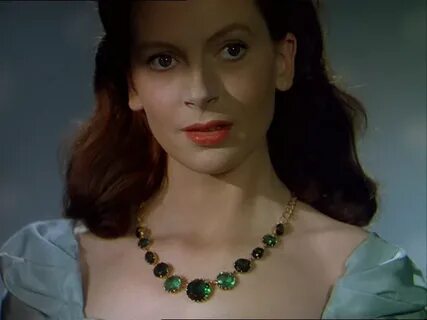 32.Necklace - FILMGRAB