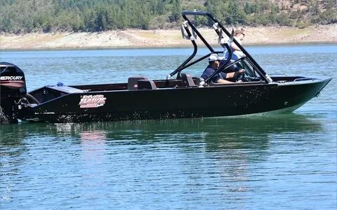 River Hawk SS210 Sport: узнать цену и характеристики катера 
