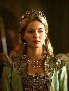 Annabelle Wallis as Jane Seymour in The Tudors (TV Series, 2