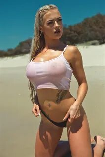 Gold Coast topless waitress Maddy 2