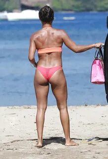 Jada Pinkett Smith bikini ass and tits flashing - 47 Pics xH