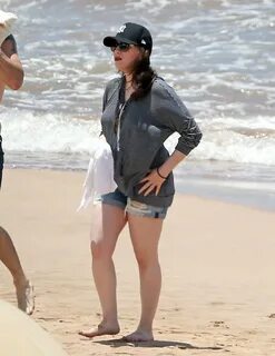 Kat Dennings In Shorts At A Beach In Maui - Celebzz - Celebz