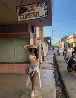 Alina, Cuba 2020 ⋆ Bald and Bankrupt fanpage