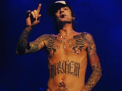 Polish rapper gets eyeballs tattooed: WARNING GRAPHIC VIDEO 