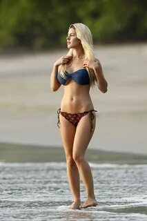 Heidi Montag Has Trouble With Her Bikini @ Platinum-celebs.c