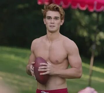 Then Archie tossed the football around... Riverdale premiere