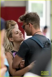 Mamma Mia's Jeremy Irvine Flaunts PDA with Girlfriend Jodie 