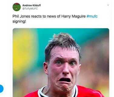 Meme Kocak Kesedihan Phil Jones Disingkirkan Harry Maguire -