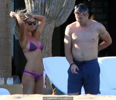 Christina El Moussa and Ant Anstead enjoy a day while sunbat