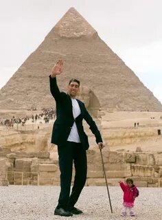 The World's Tallest Man Hung Out With The World's Shortest W
