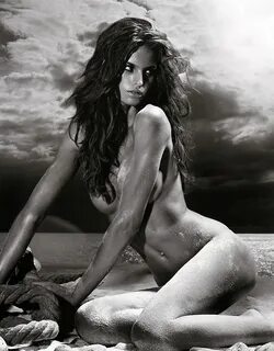 Izabel Goulart Nude, Topless, Sexy and Bikini Photos.