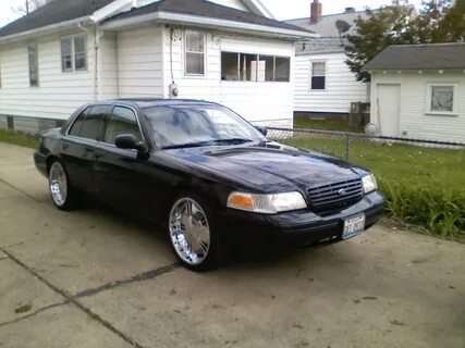 2004 Ford Crown Victoria #23 BestCarMagz.net