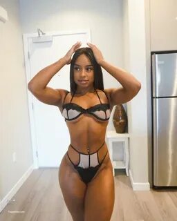 Qimmah Russo Sexy Tits and Ass Photo Collection - Fappenist