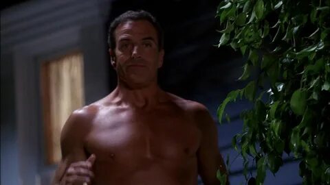 ausCAPS: Richard Burgi shirtless in Desperate Housewives 6-0