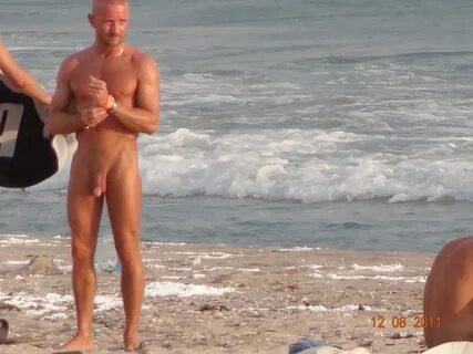 Spy Cam Dude: Nude beach