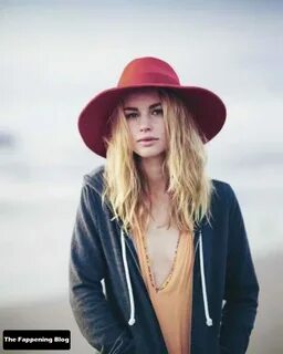 ▶ Free Lucy Fry Nude & Sexy Collection (30 Photos + Videos) 