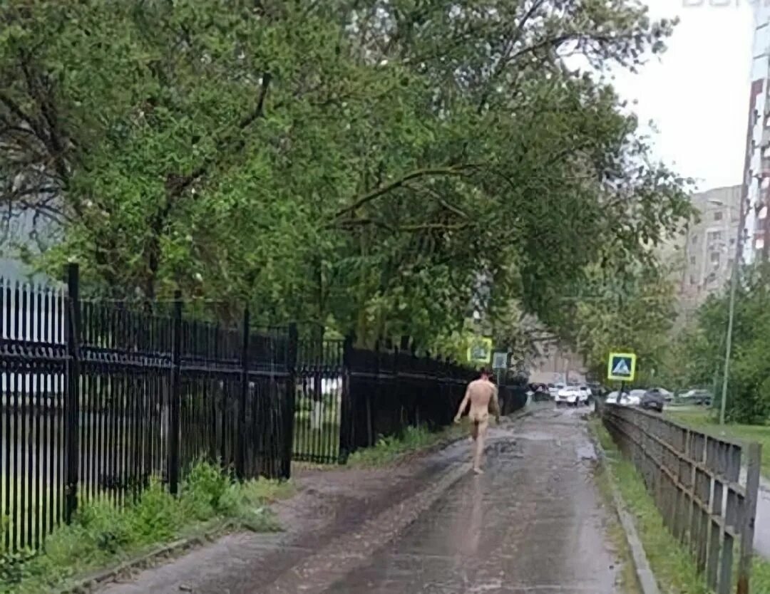 по городу гулял голый мужчина фото 79