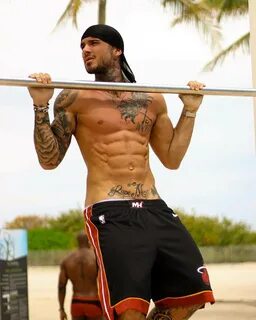 Тату модель LUCAS PERACCHI Италия iNKPPL