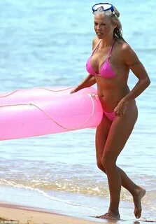 Pamela Anderson in bikini in Hawaii with ex-husband Rick Sal