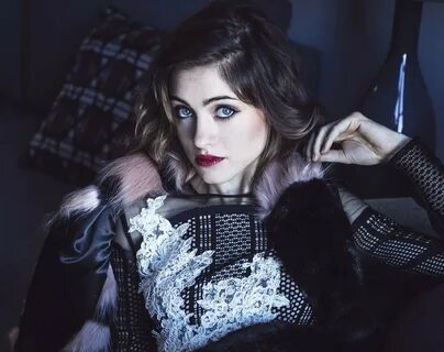 Natalia Dyer Wallpaper and Background Image 1600x1266