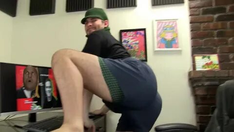Funny youtube man twerks for 12 minutes and 19 seconds - You