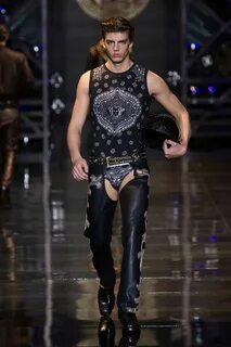 Pin by Dc72 on Archive: Versace Men's Fashion Shows Versace 
