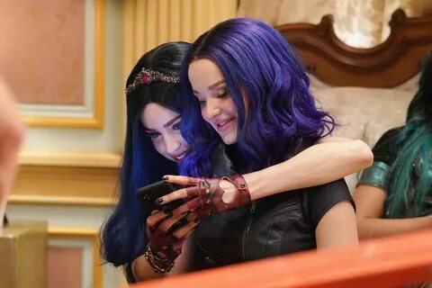 Pin by Haylea Edwards on Descendants 3 Sofia carson, Mal and